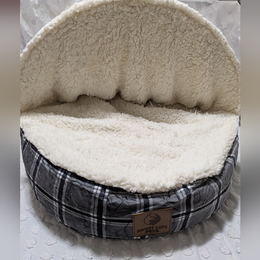Sweet Life Pets Hooded Cave Bed – Grey Plaid Sherpa, Small Dog/Cat